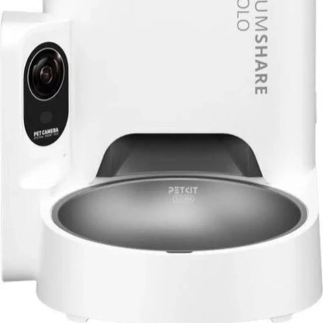 petkits yumshare solo heeft een ai camera naast de voerbak staan. zo kan de automatische voerbak alles in de gaten houden