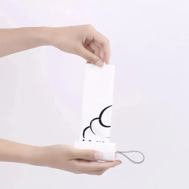 een petkit poepzakje wordt getoond